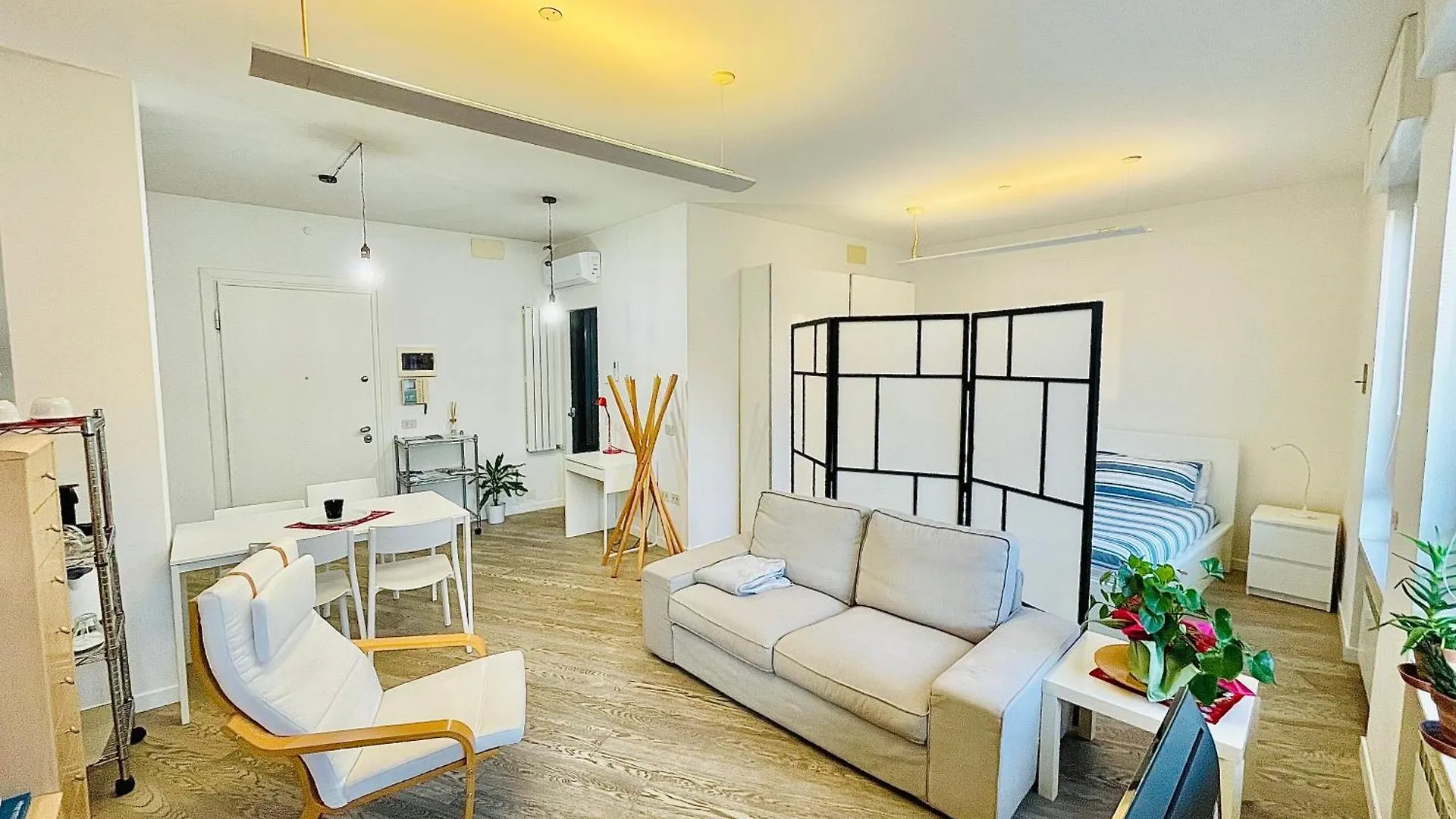 Loft In Piazza Vittoria contacts
